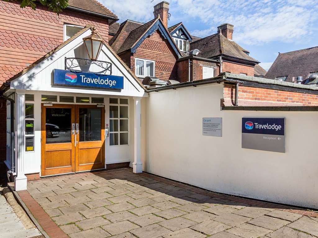 Travelodge Walton On Thames Exteriör bild