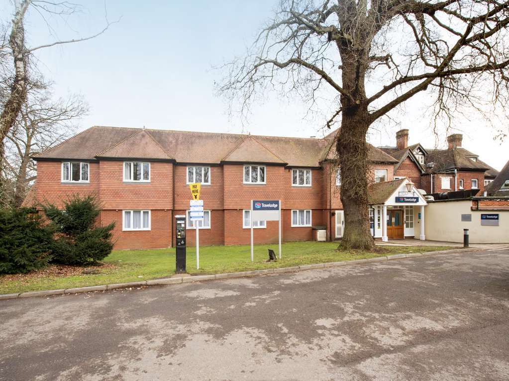 Travelodge Walton On Thames Exteriör bild